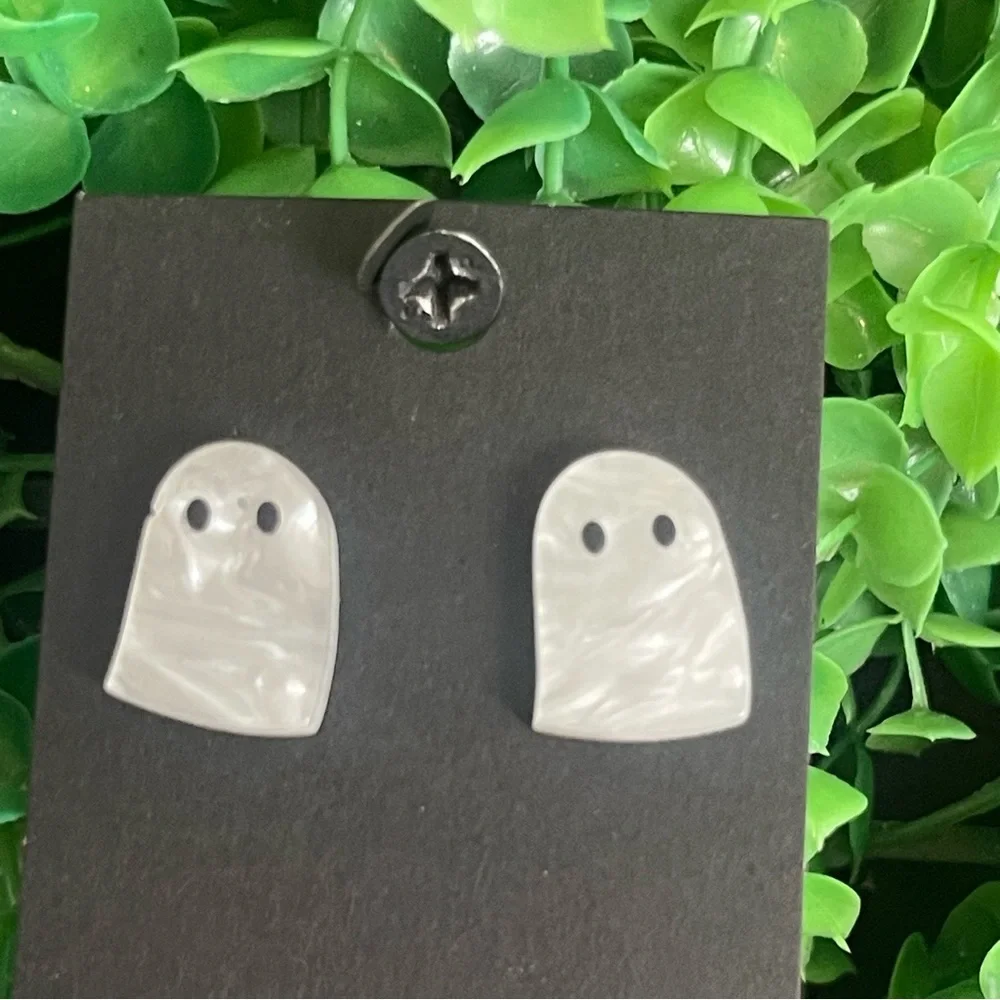 Ghost Halloween White Pearlescent Stud Earrings NEW